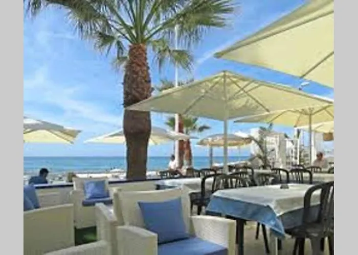 Acapulco Playa -nerja 호텔